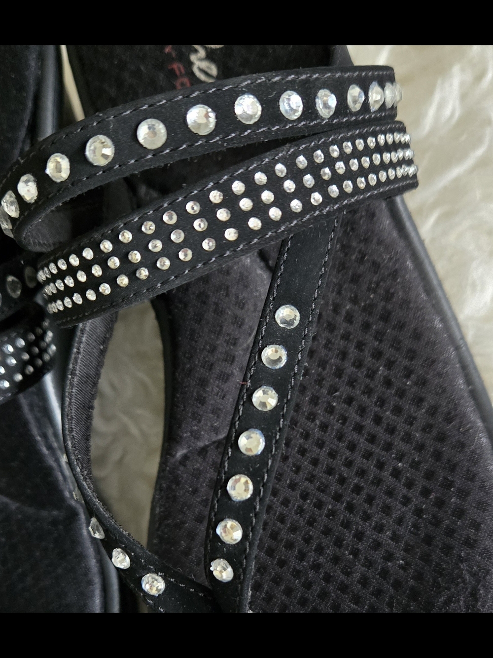 Skechers Black Rhinestone Wedge Thong Sandals - Size 9 - Picture 9 of 9